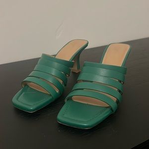 Seychelles green leather sandals